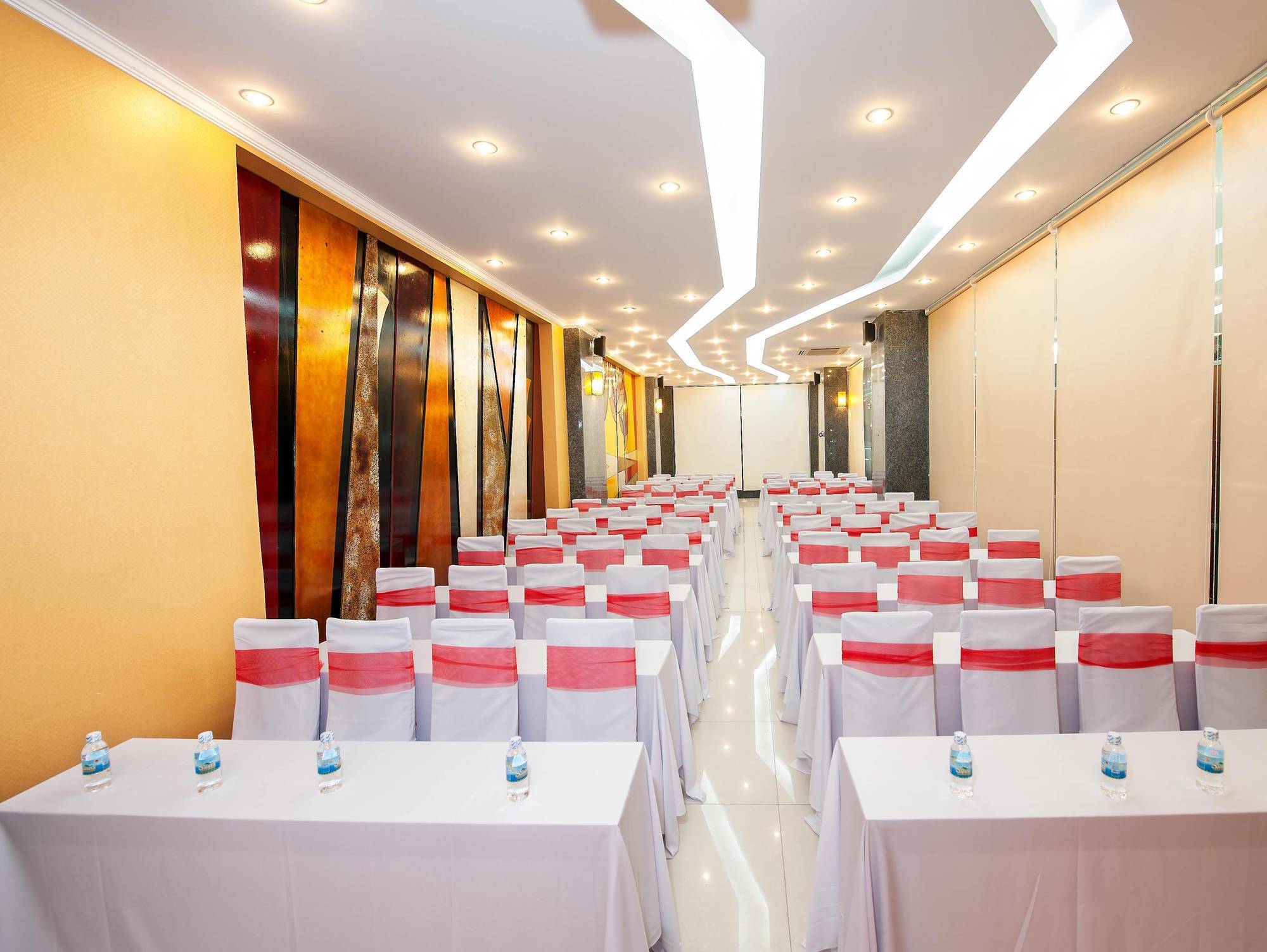 Truong Son Tung 1 - Beautiful Beach Hotel Da Nang Buitenkant foto